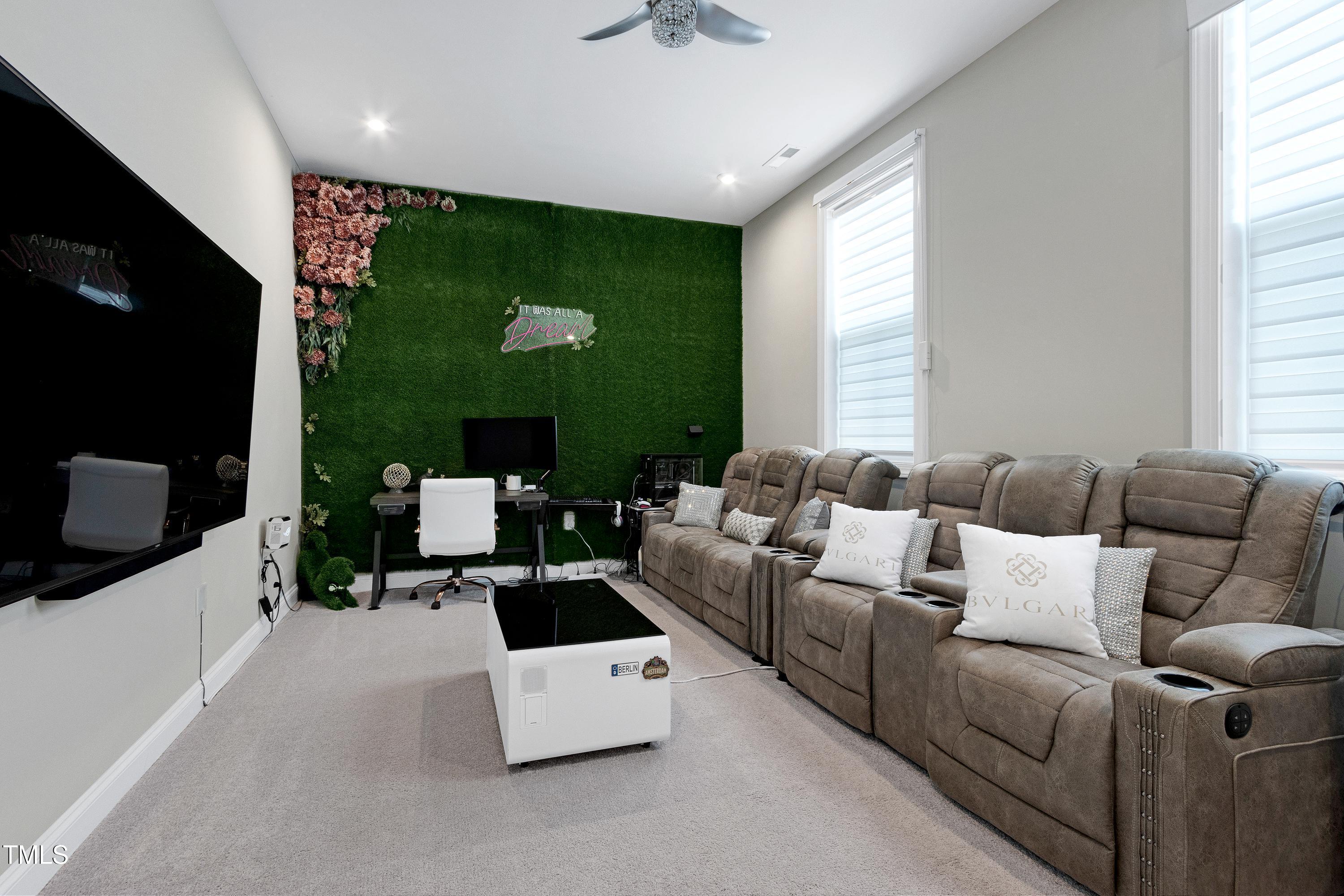 213 W Weatherford Drive