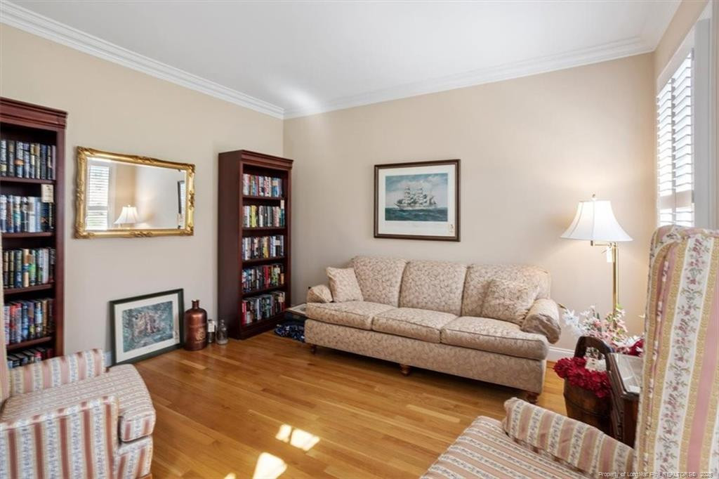 105 Royal Glen Drive