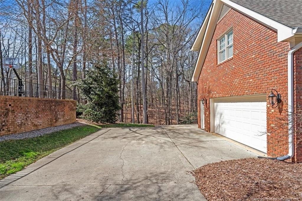 105 Royal Glen Drive