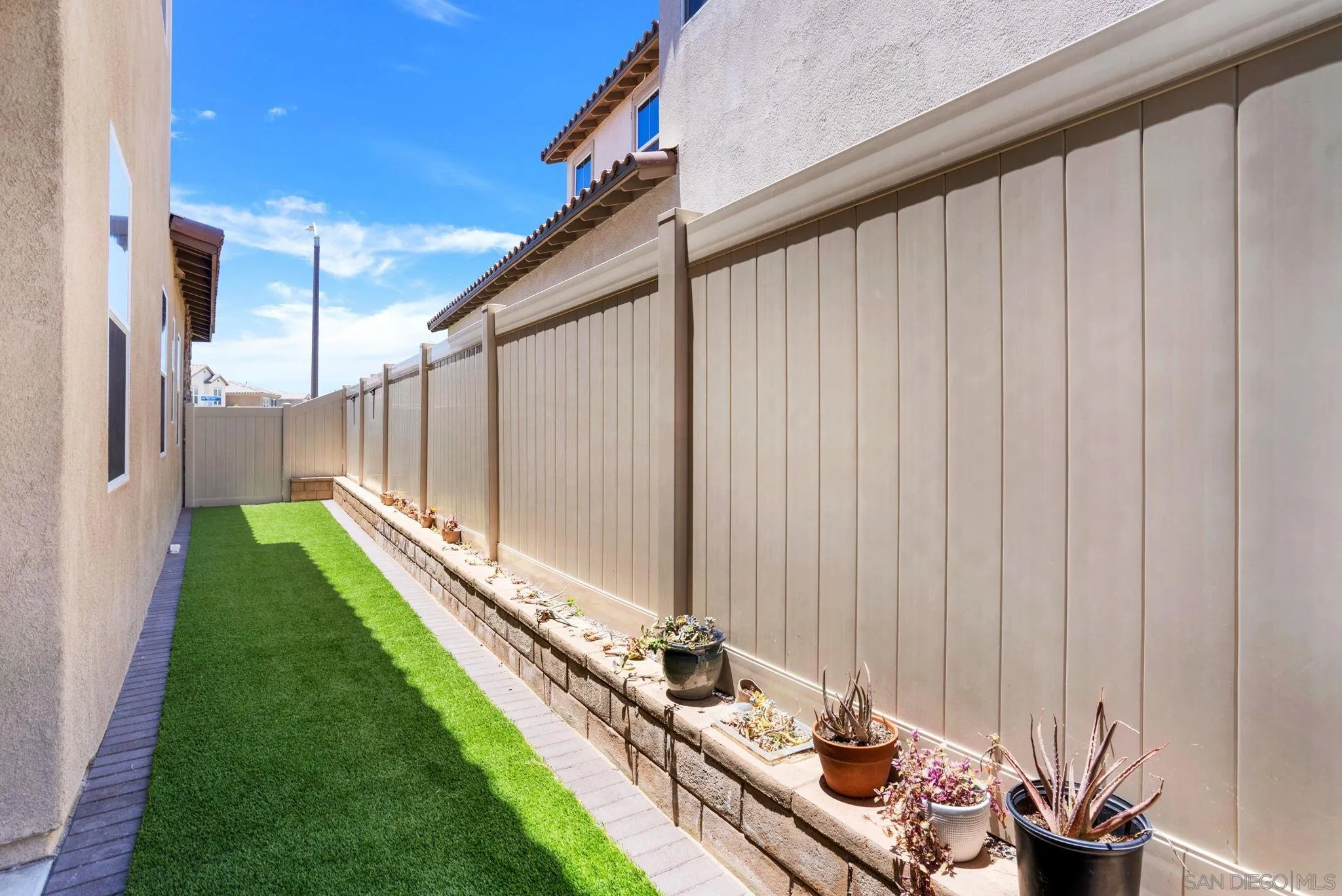 1833 Martinez Dr