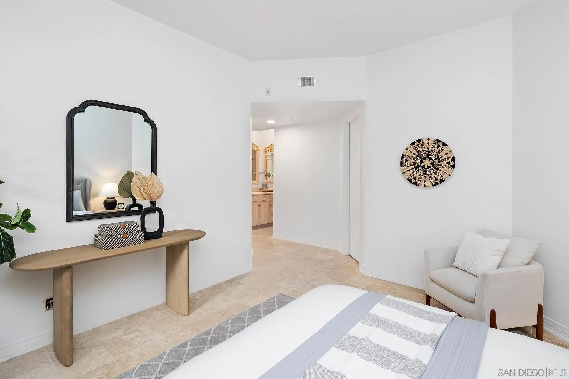 655 India St Unit 106