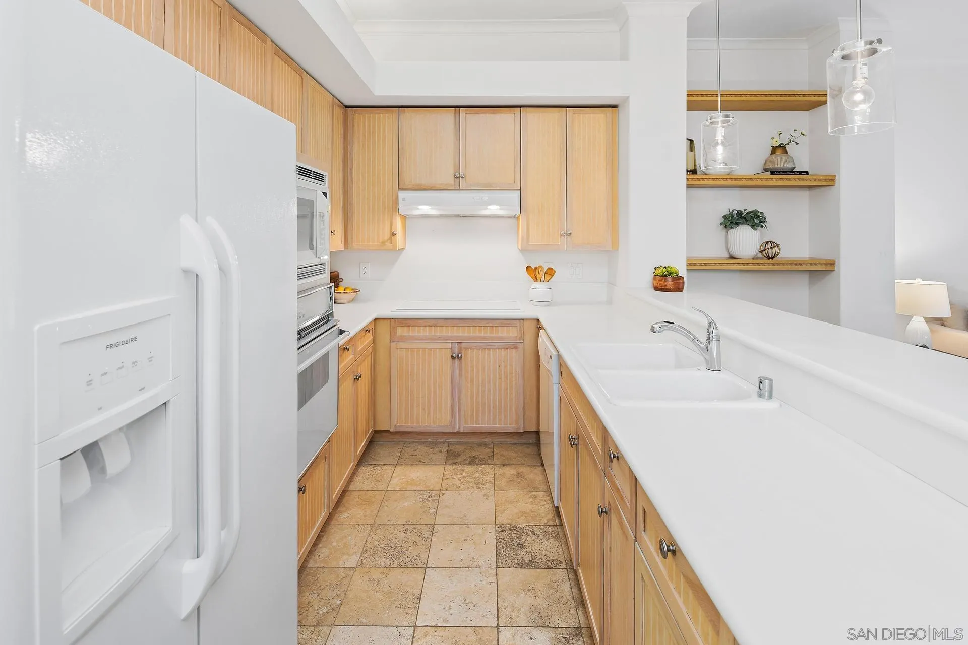 655 India St Unit 106