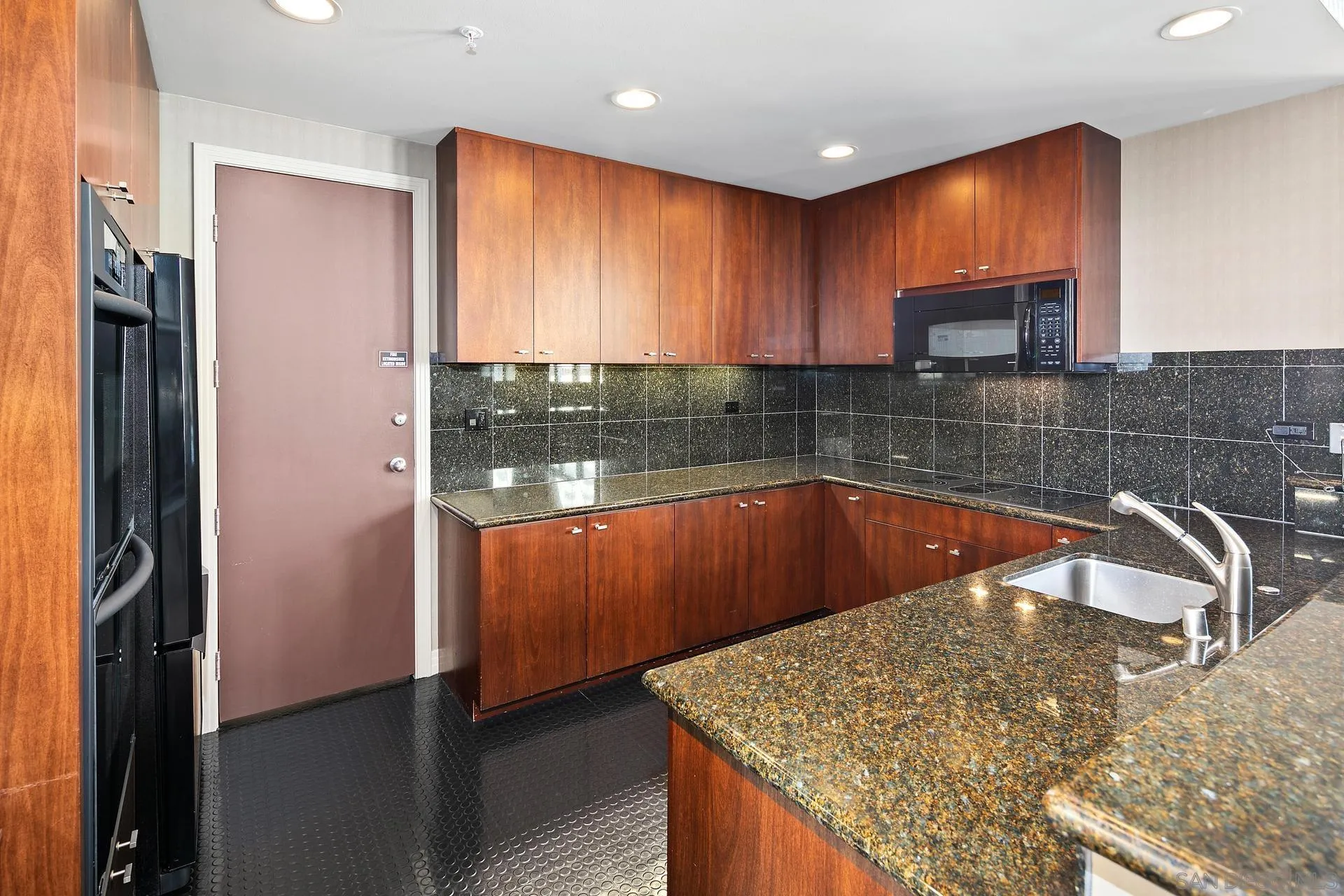 655 India St Unit 106