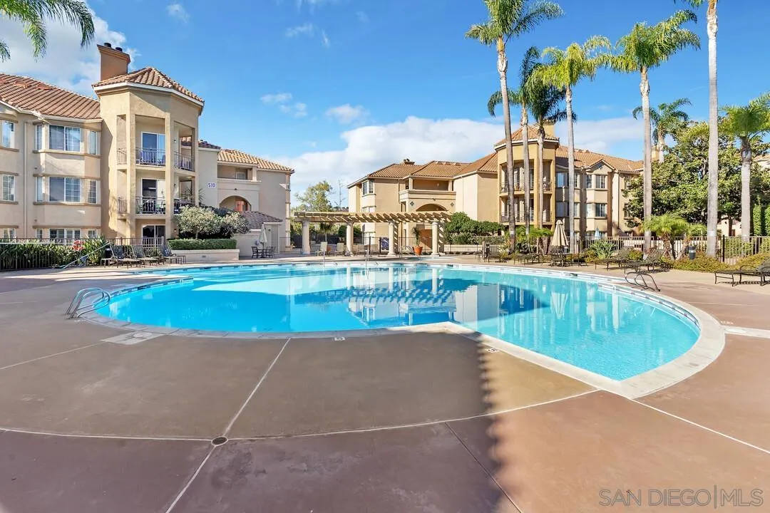 510 Camino De La Reina Unit 305