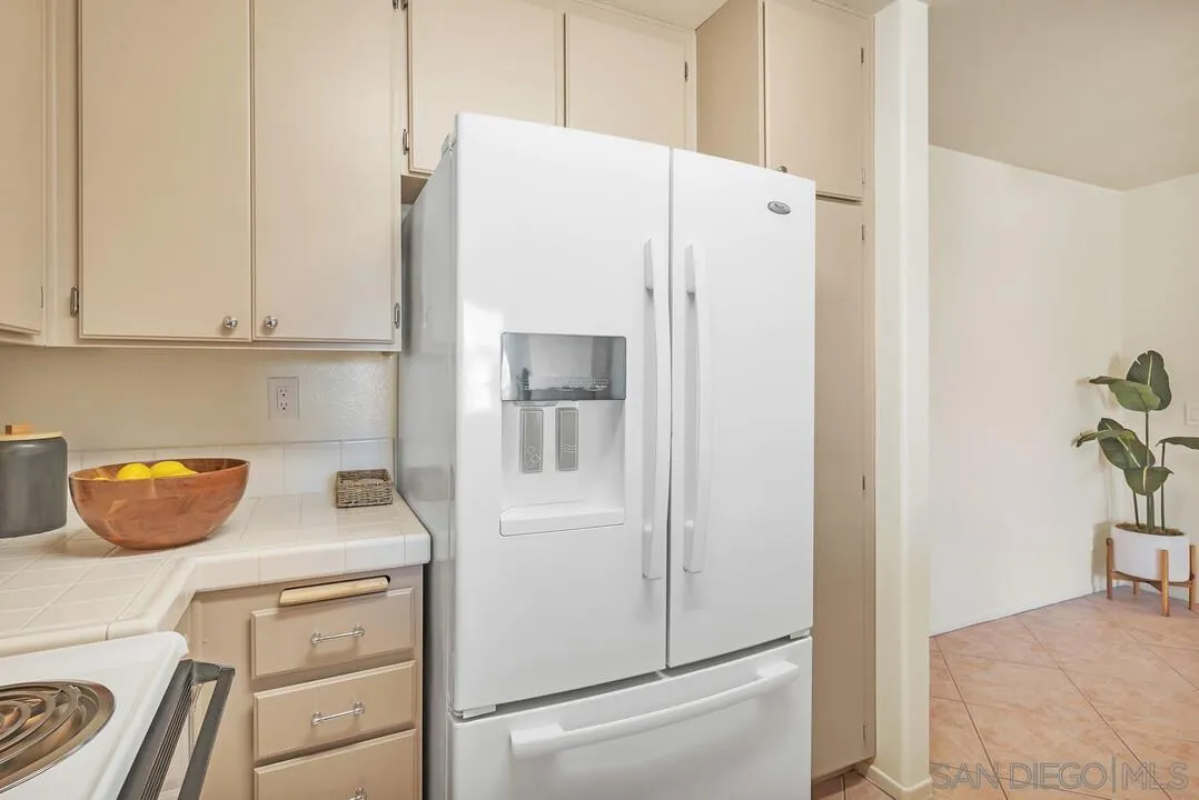 510 Camino De La Reina Unit 305