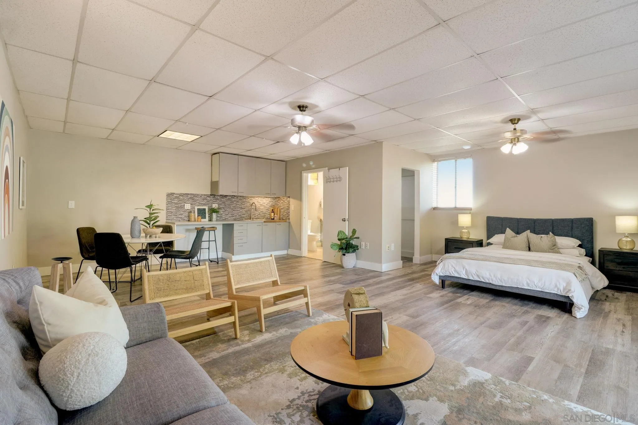 2175 Rainbow Glen Rd.