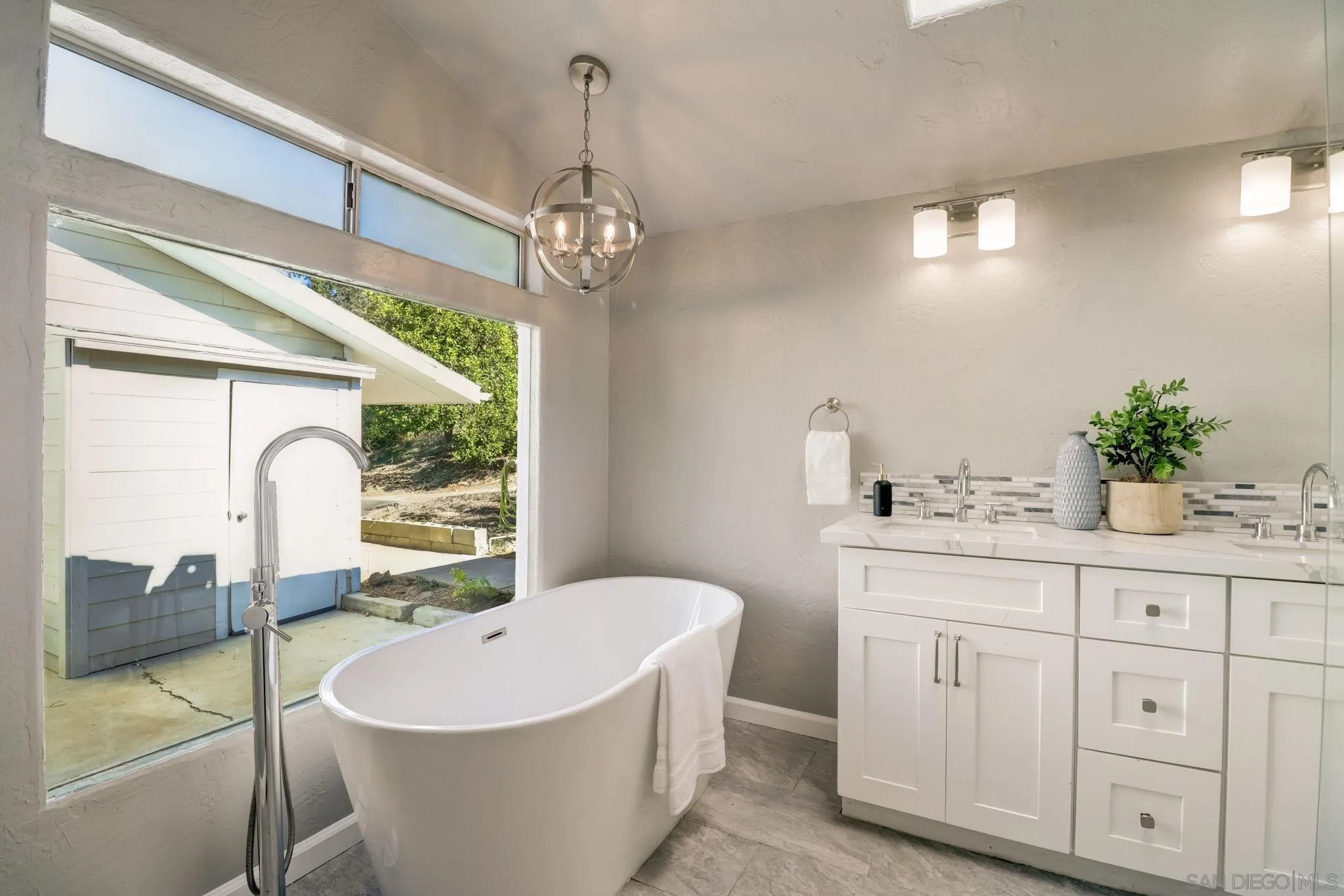 2175 Rainbow Glen Rd.