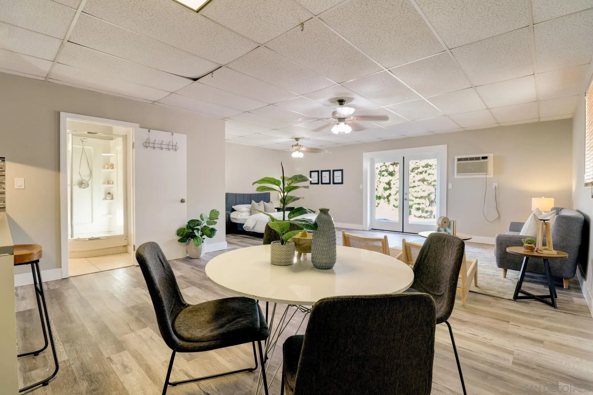 2175 Rainbow Glen Rd.