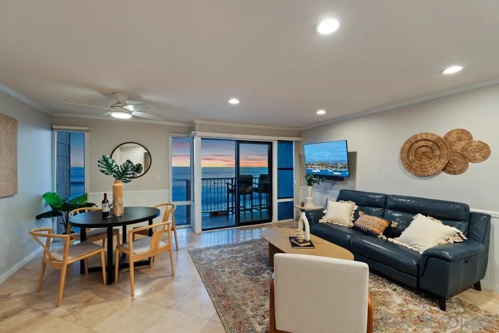 2955 Ocean St Unit 16