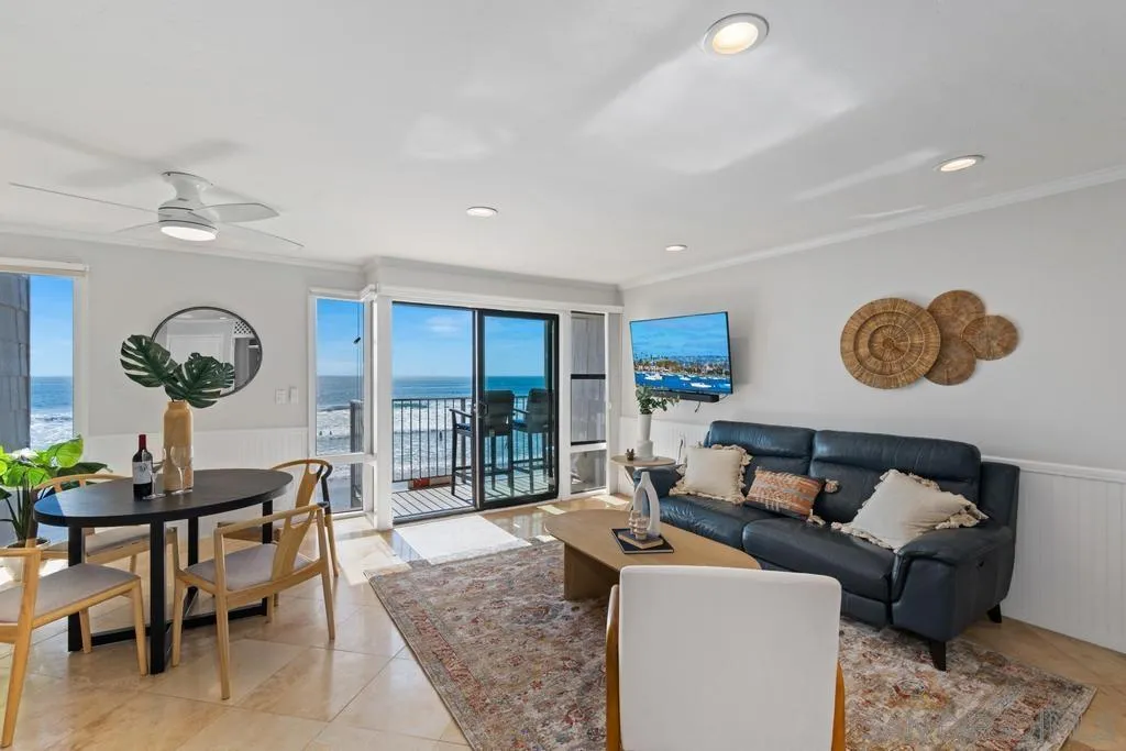 2955 Ocean St Unit 16