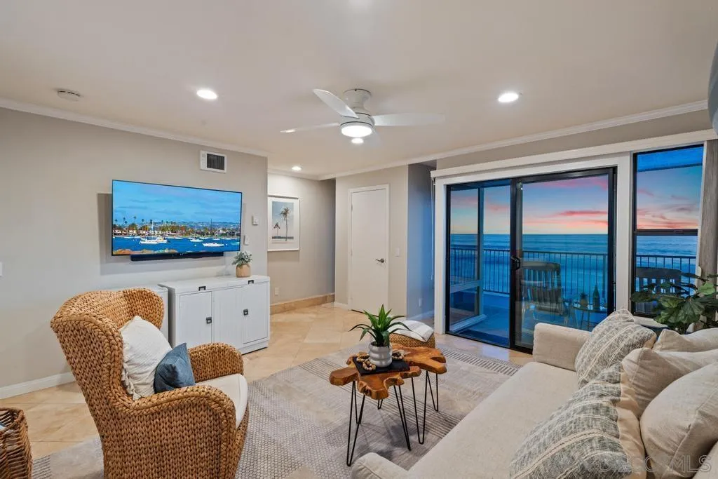 2955 Ocean St Unit 16