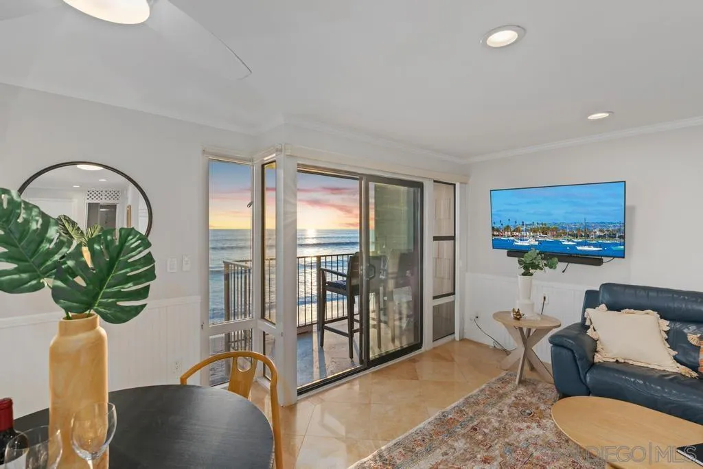 2955 Ocean St Unit 16
