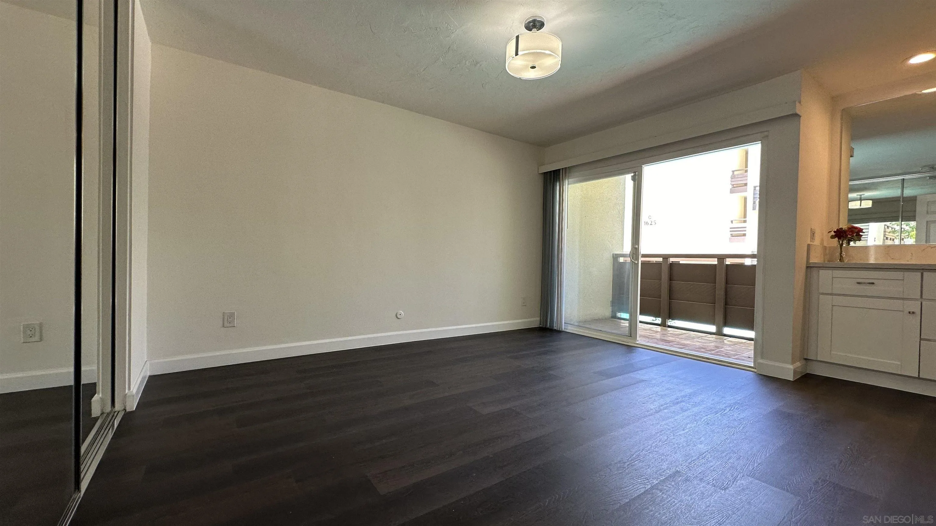 1615 Hotel Circle S Unit D102