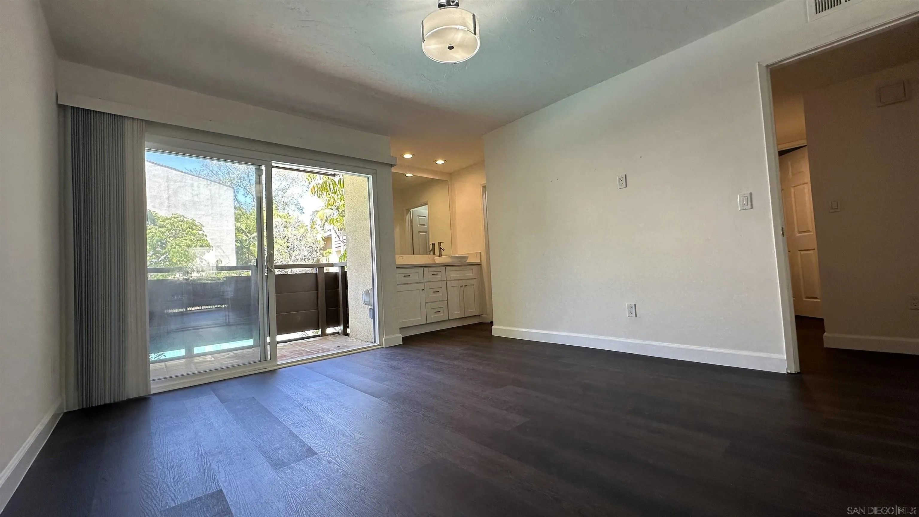 1615 Hotel Circle S Unit D102