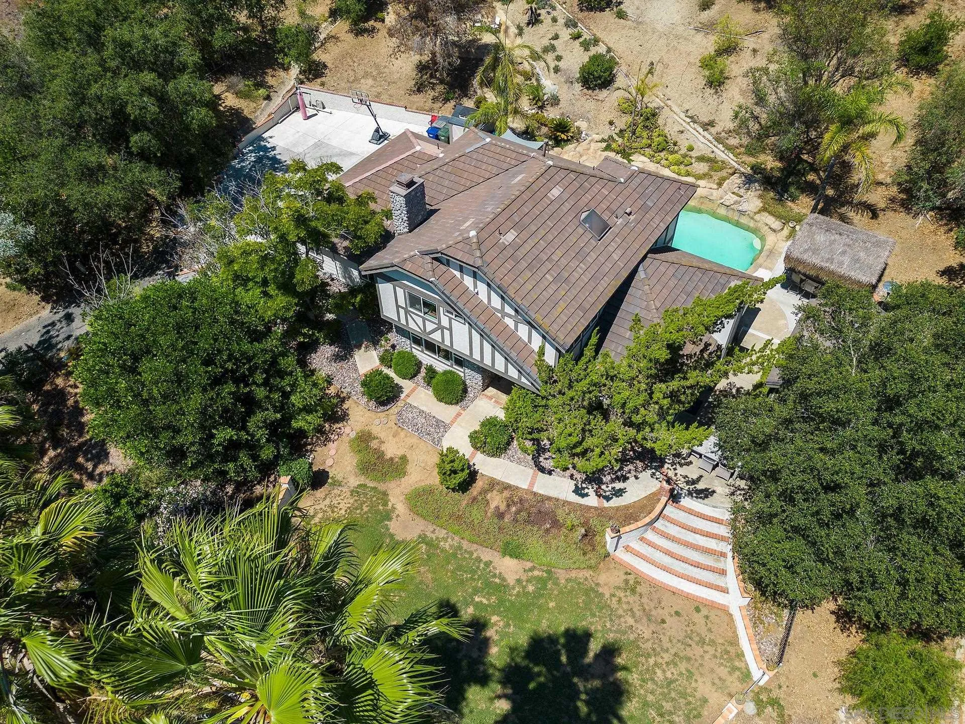 2759 Secret Lake Ln