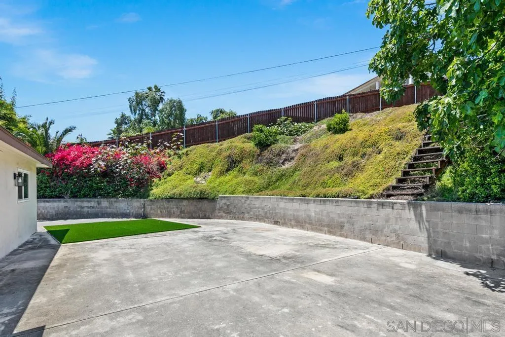2128 El Prado Ave