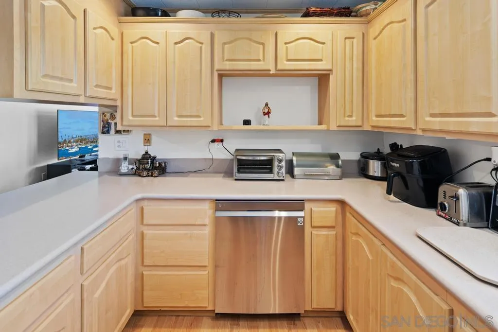 2128 El Prado Ave