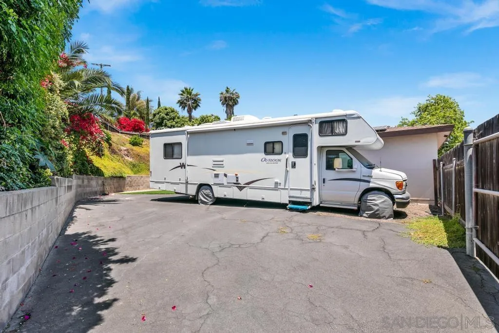 2128 El Prado Ave