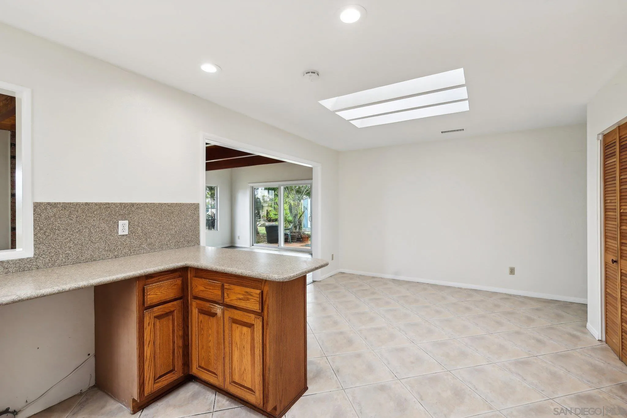 6853 Lanewood Ct