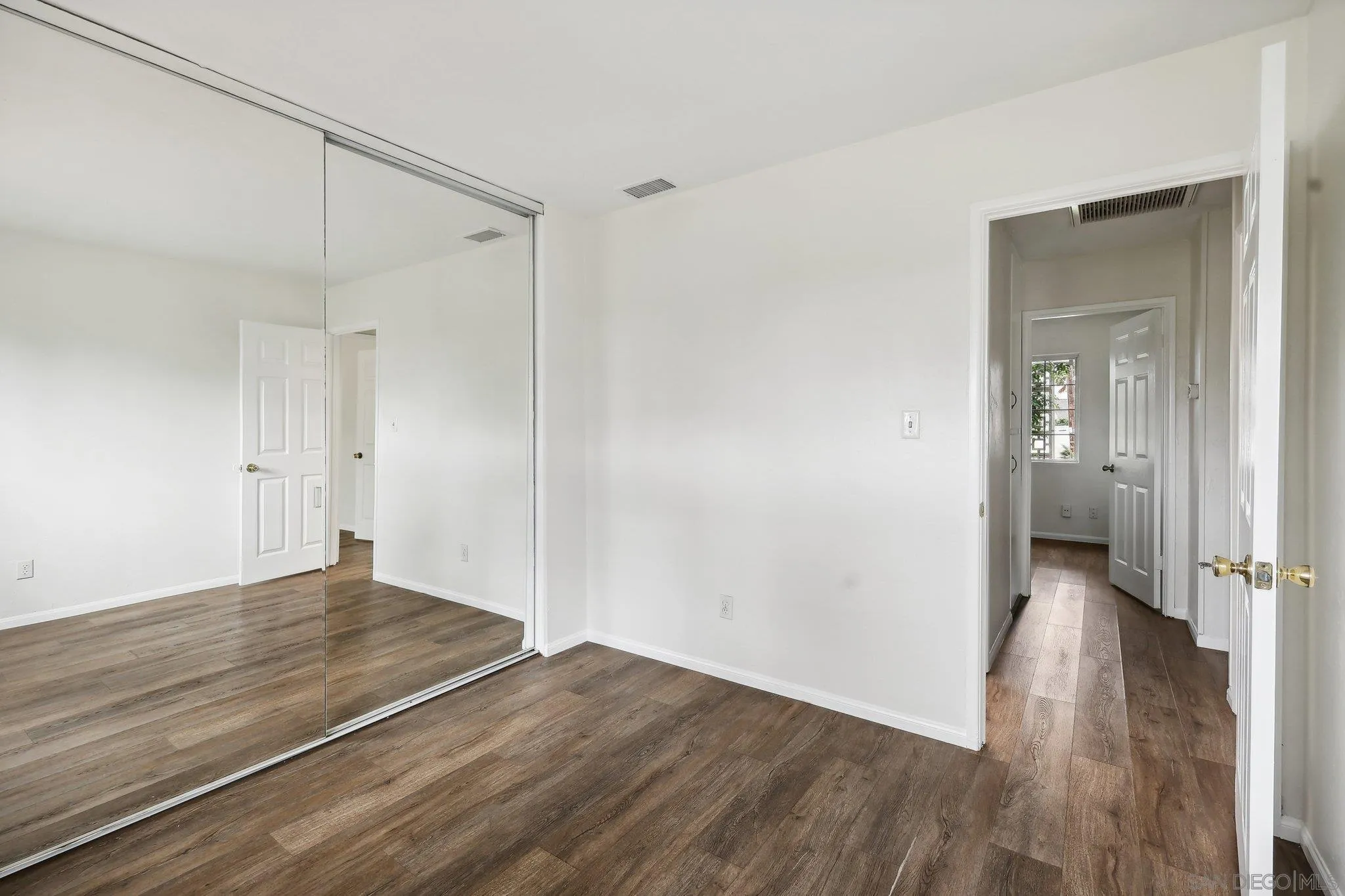 6853 Lanewood Ct