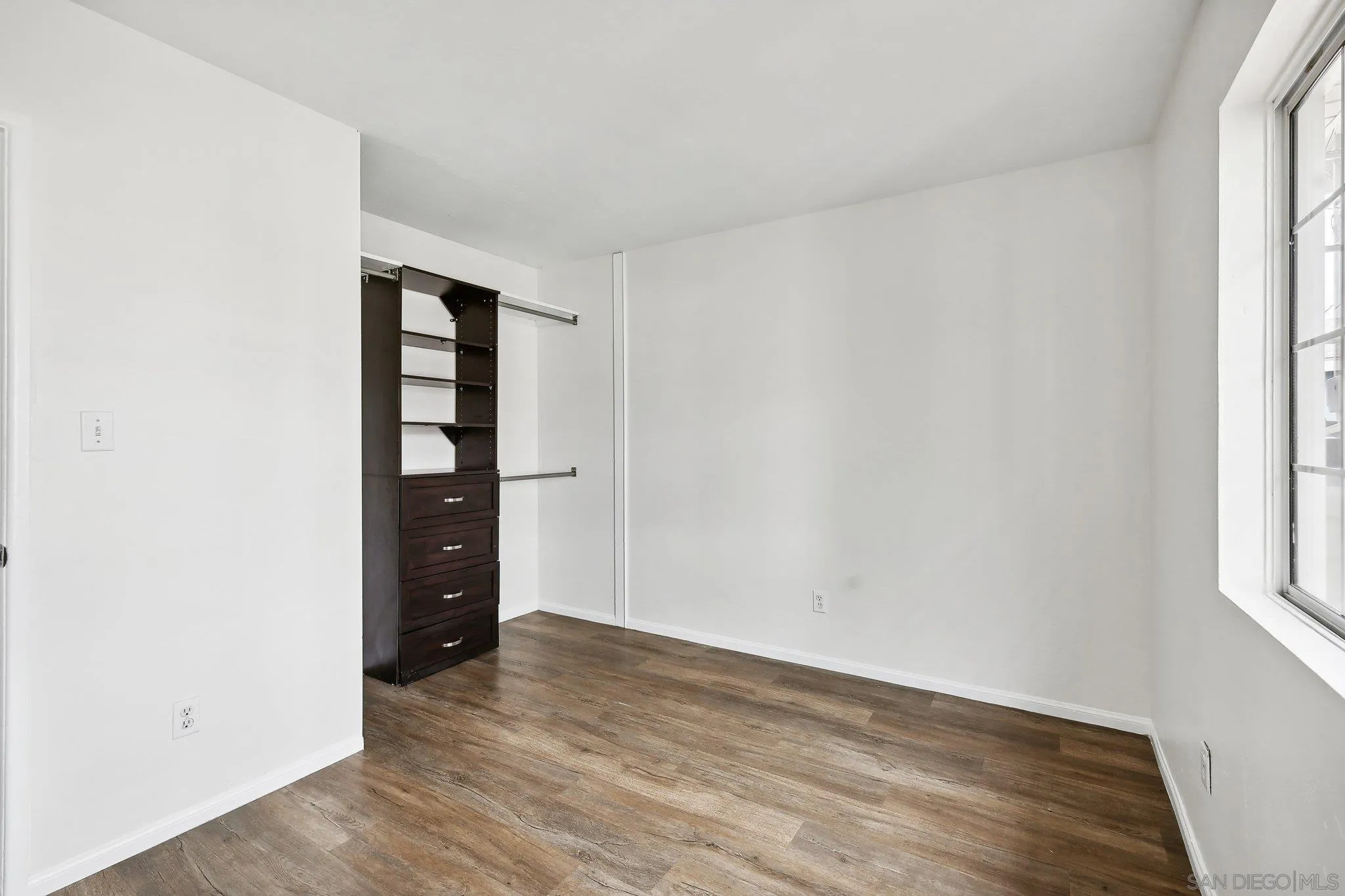 6853 Lanewood Ct