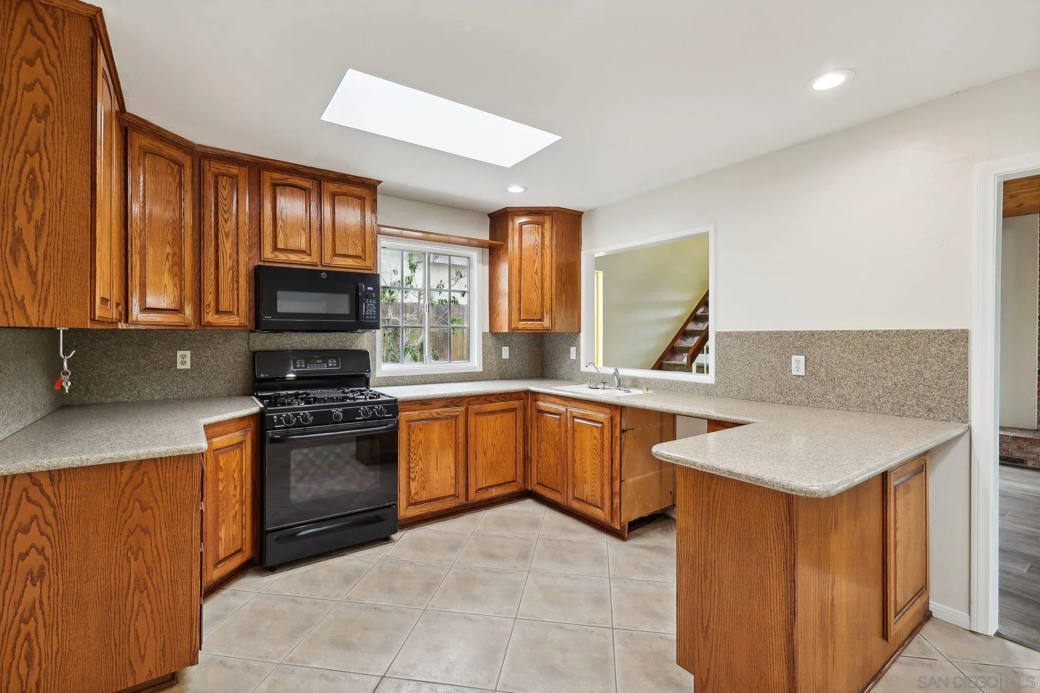 6853 Lanewood Ct