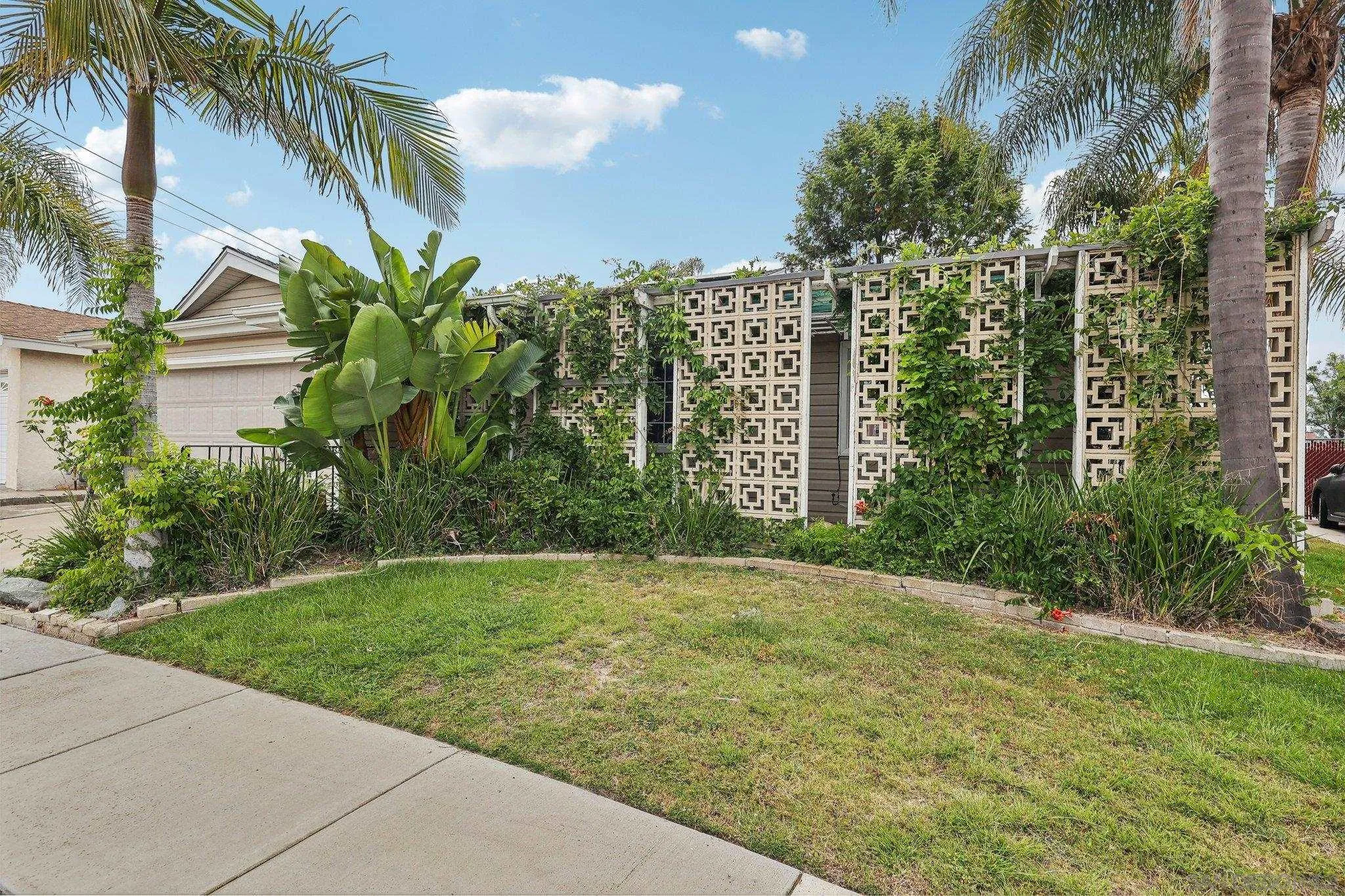 6853 Lanewood Ct