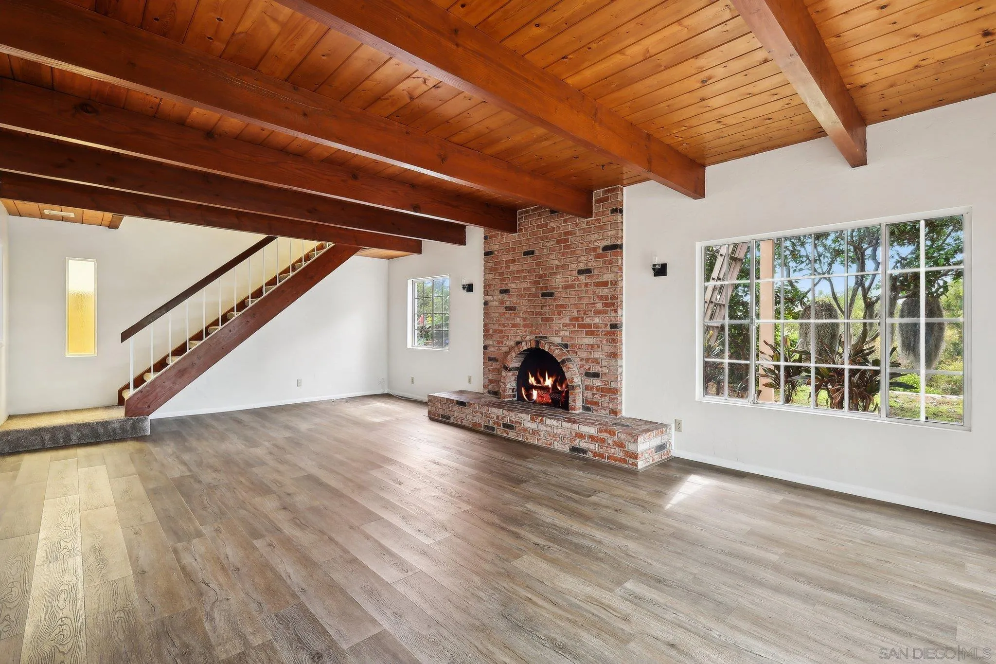 6853 Lanewood Ct