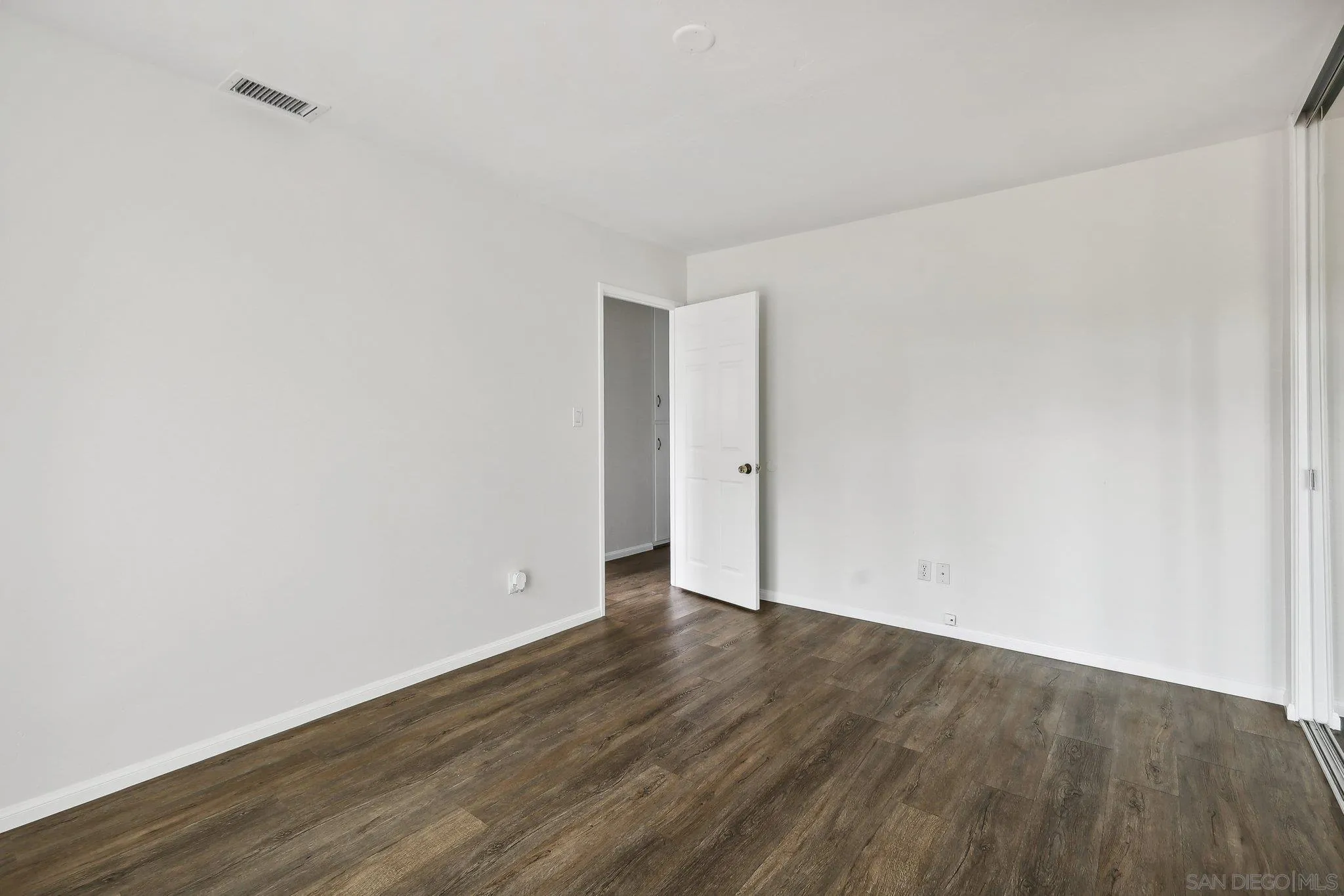 6853 Lanewood Ct