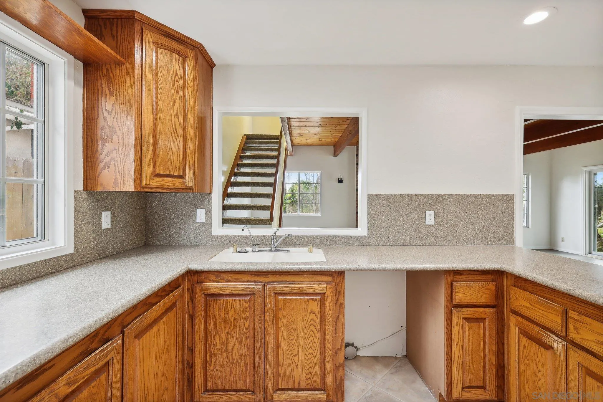 6853 Lanewood Ct