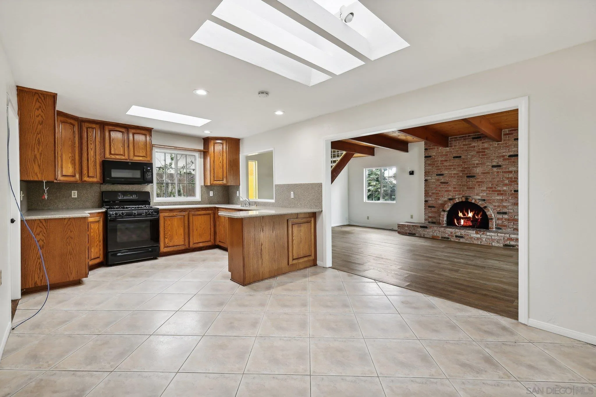 6853 Lanewood Ct