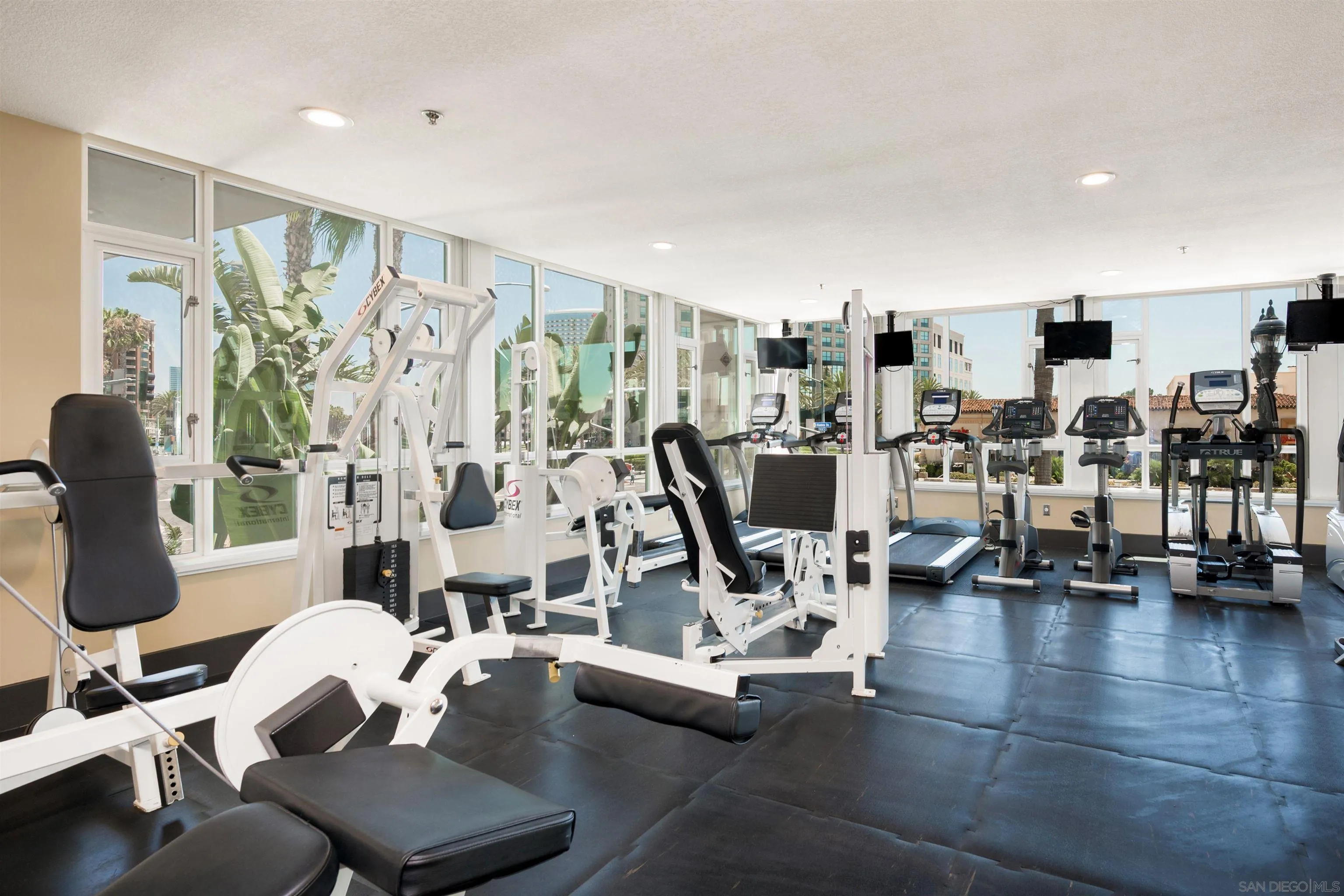 700 W Harbor Dr Unit #103