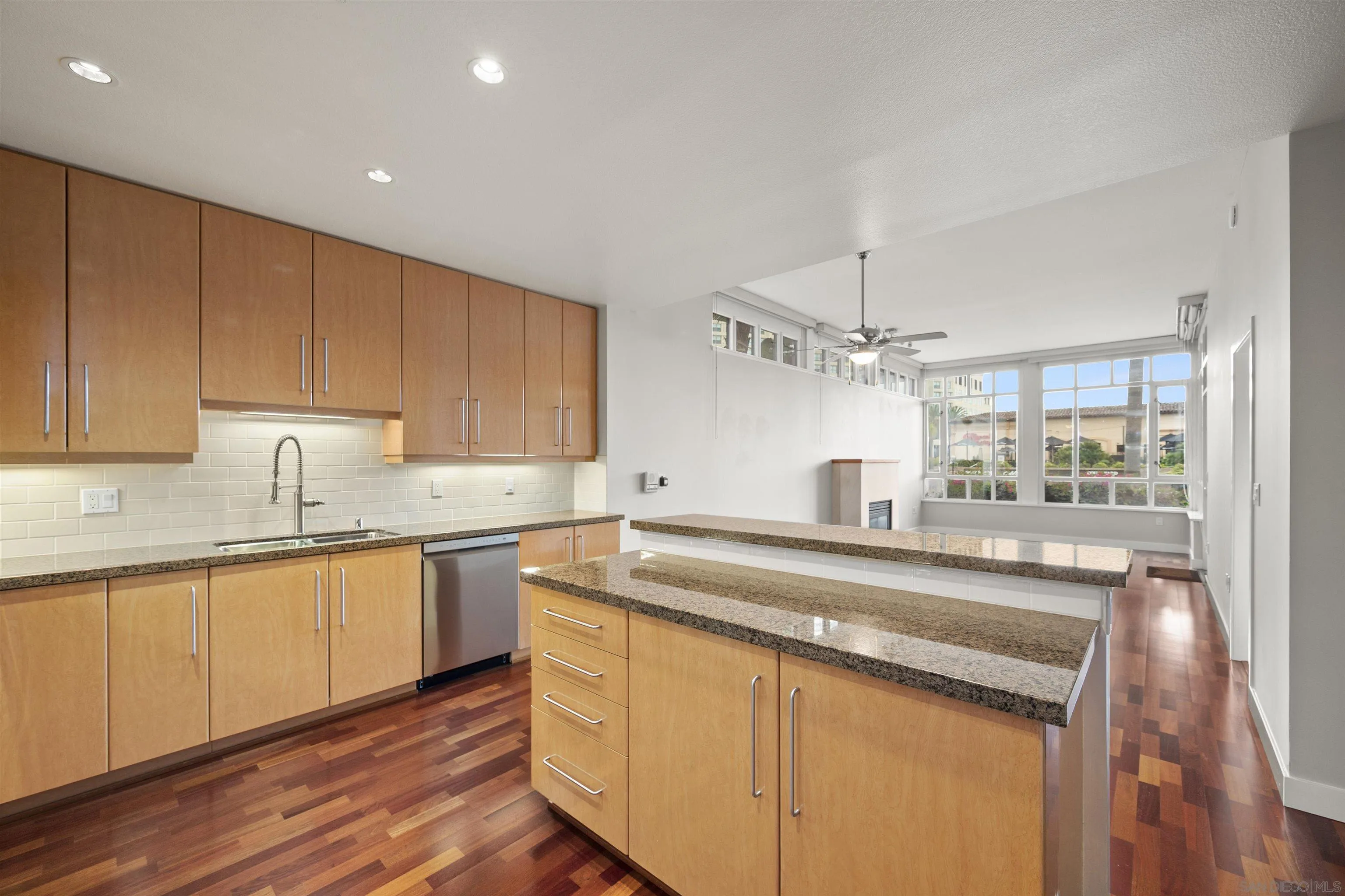 700 W Harbor Dr Unit #103