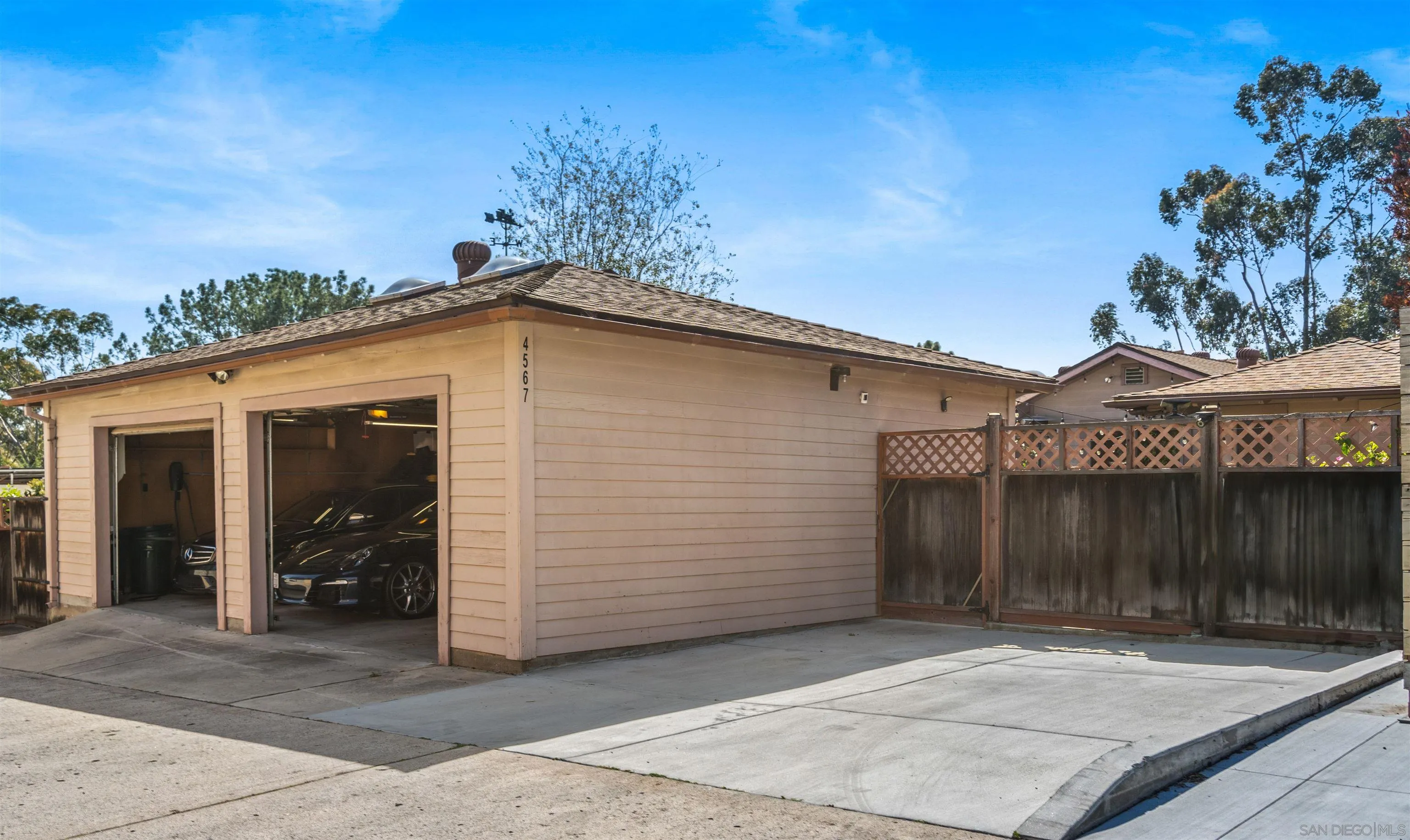4567 New Hampshire Street