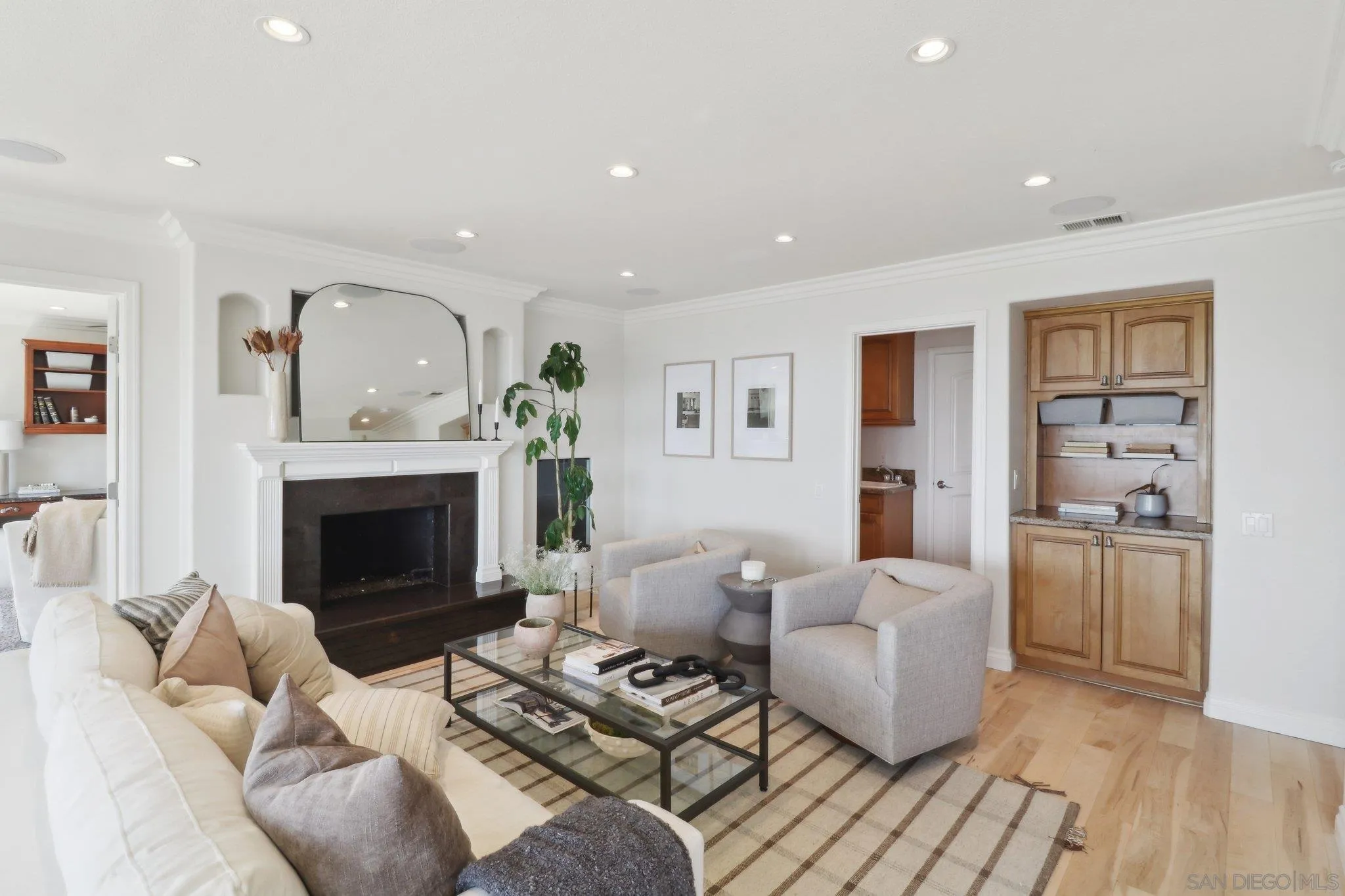 2142 Bulrush