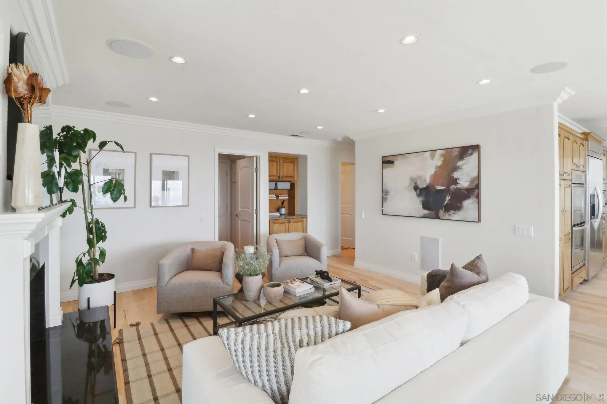 2142 Bulrush