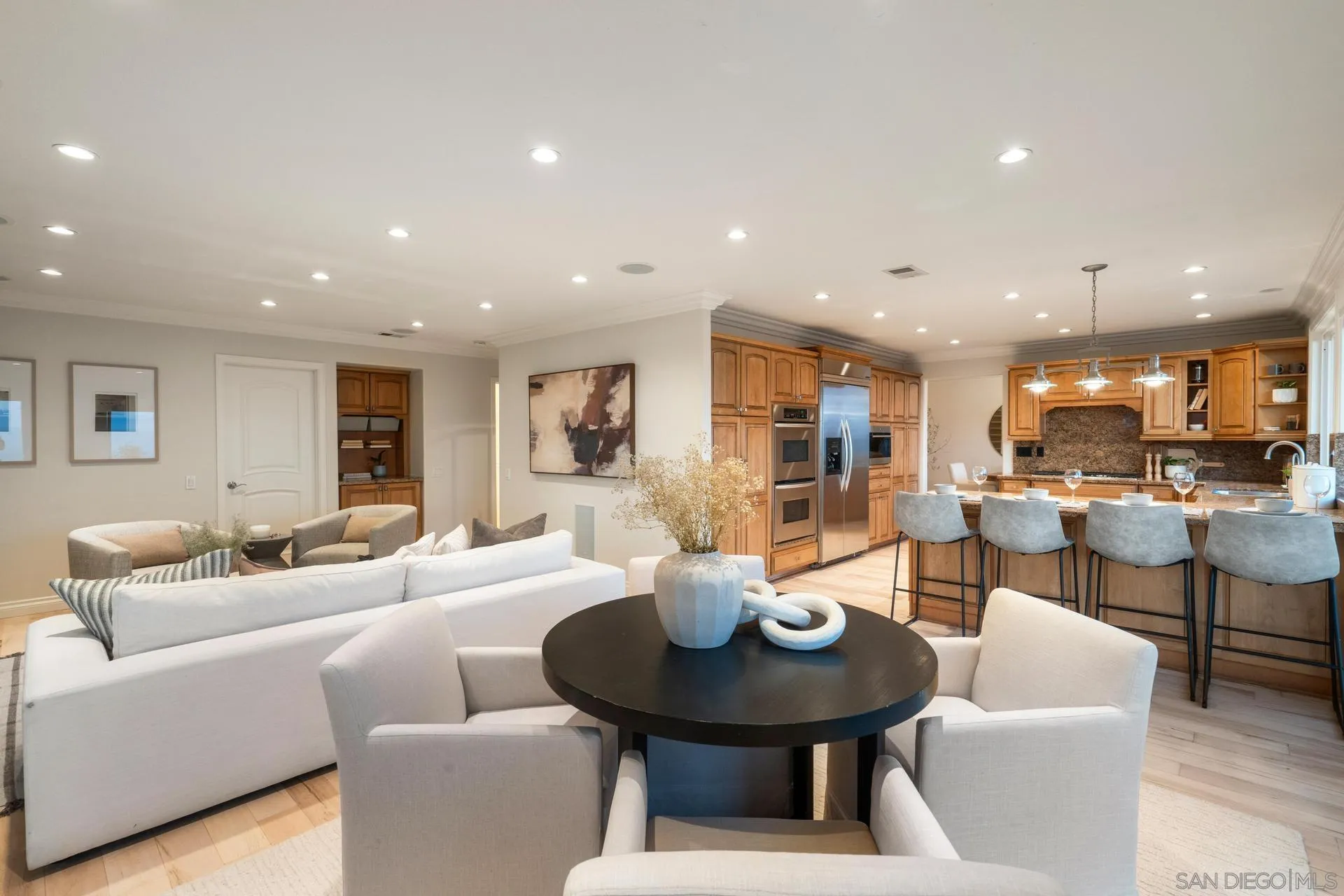 2142 Bulrush