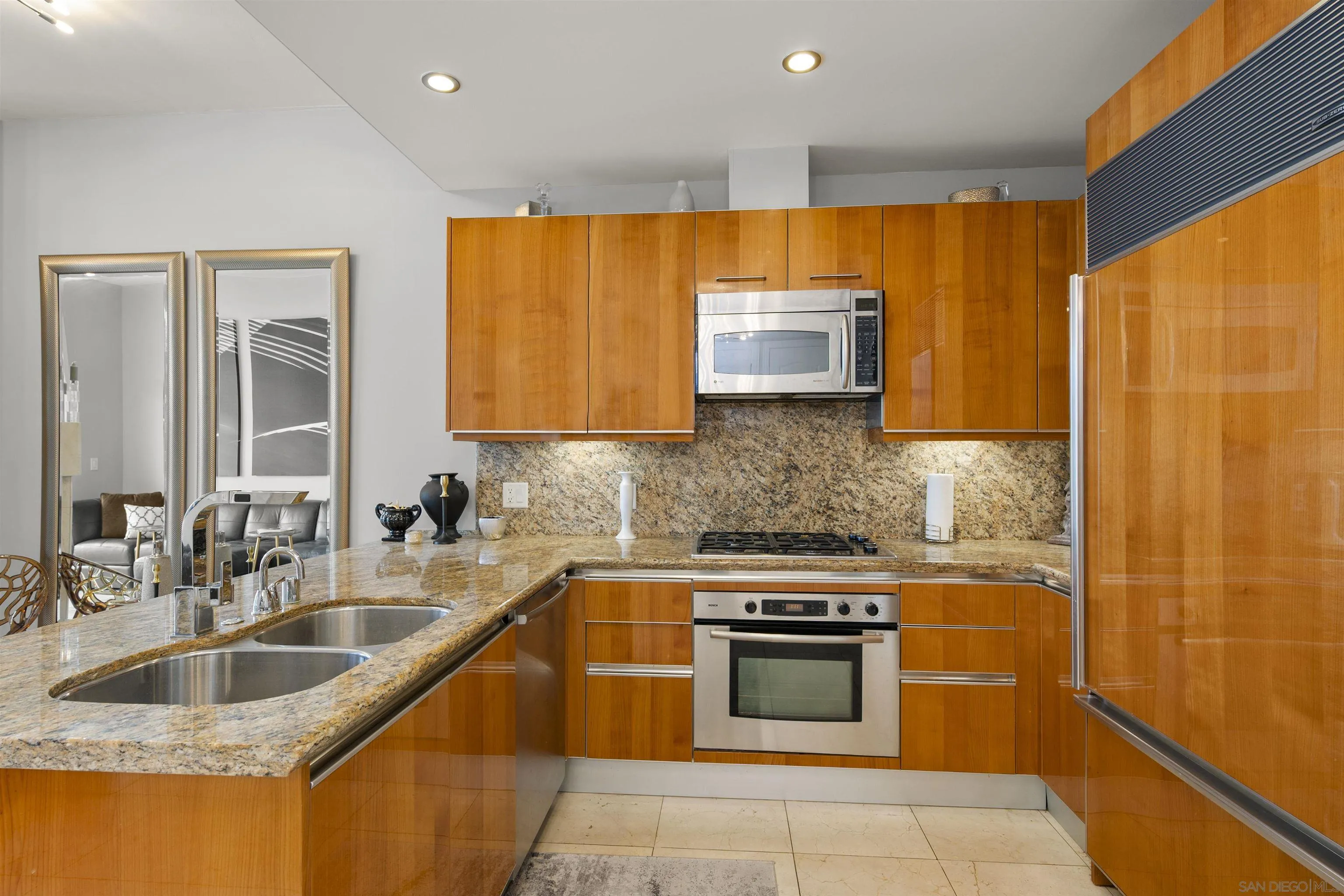 550 Front Street Unit 707