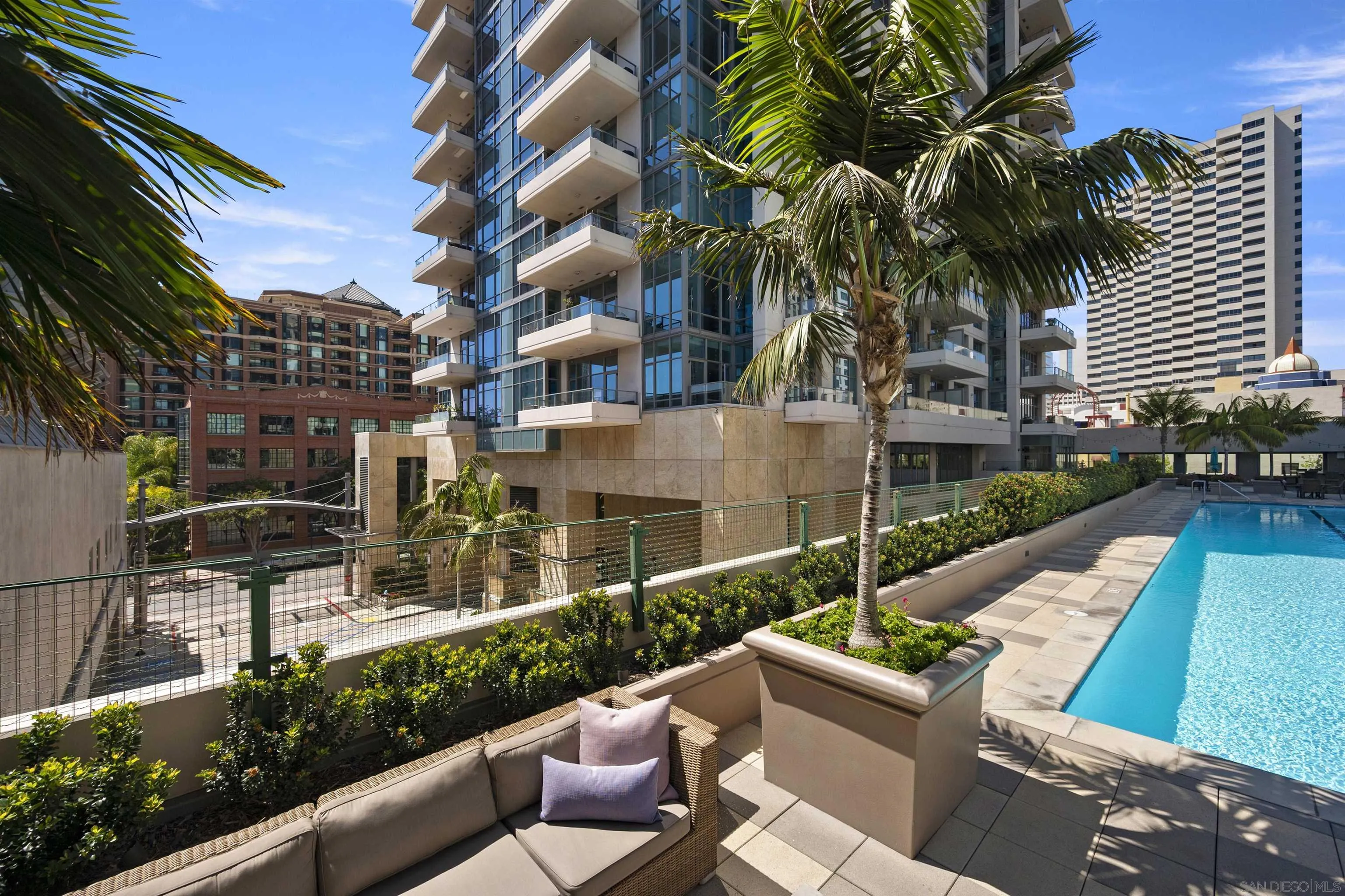 550 Front Street Unit 707