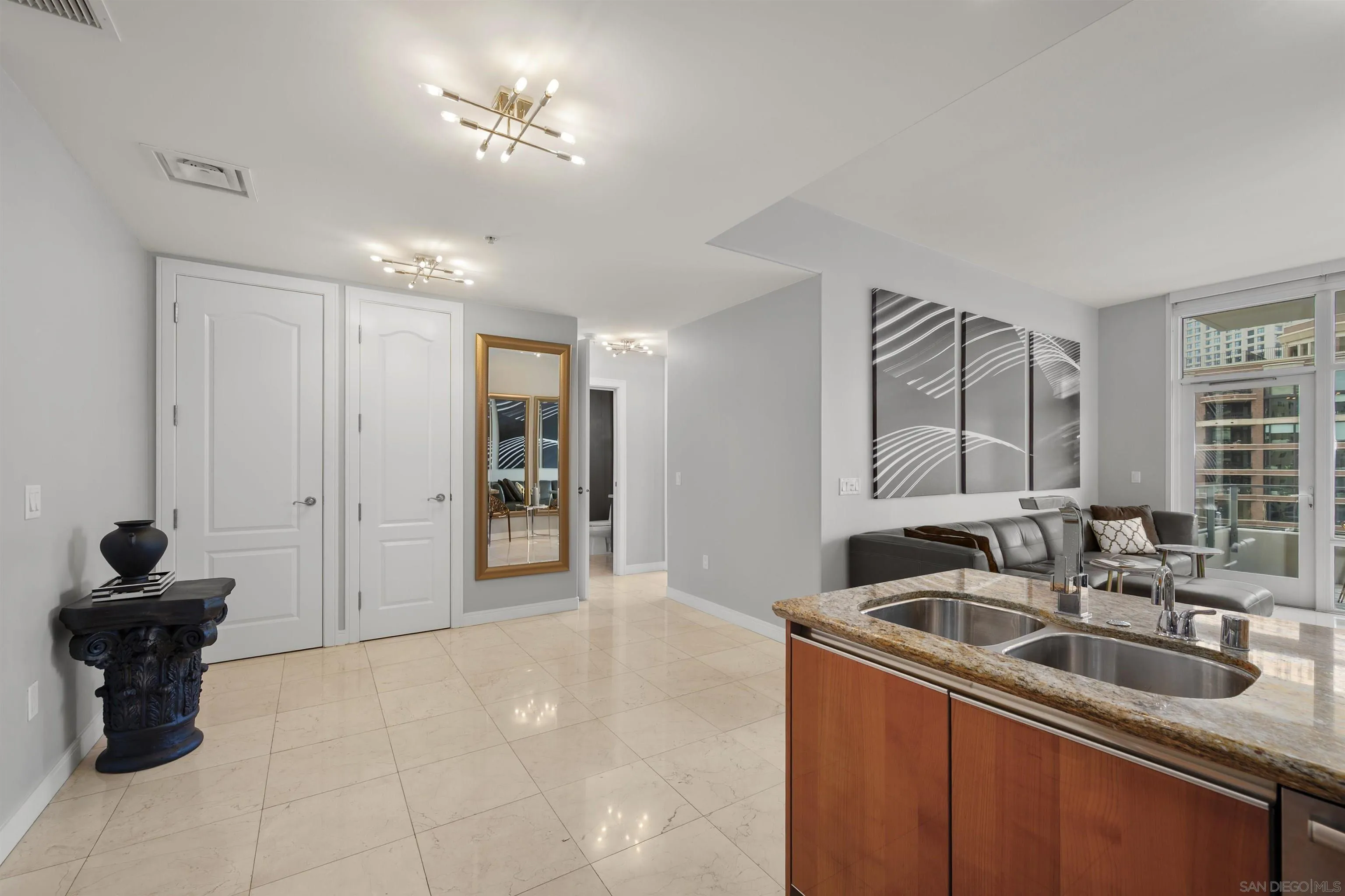 550 Front Street Unit 707