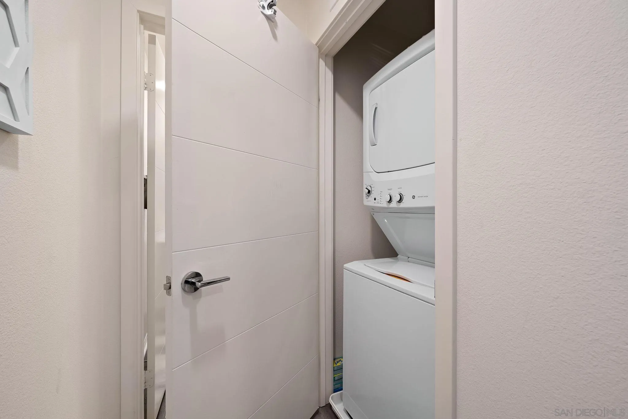 2054 Luzon Ln Unit 2