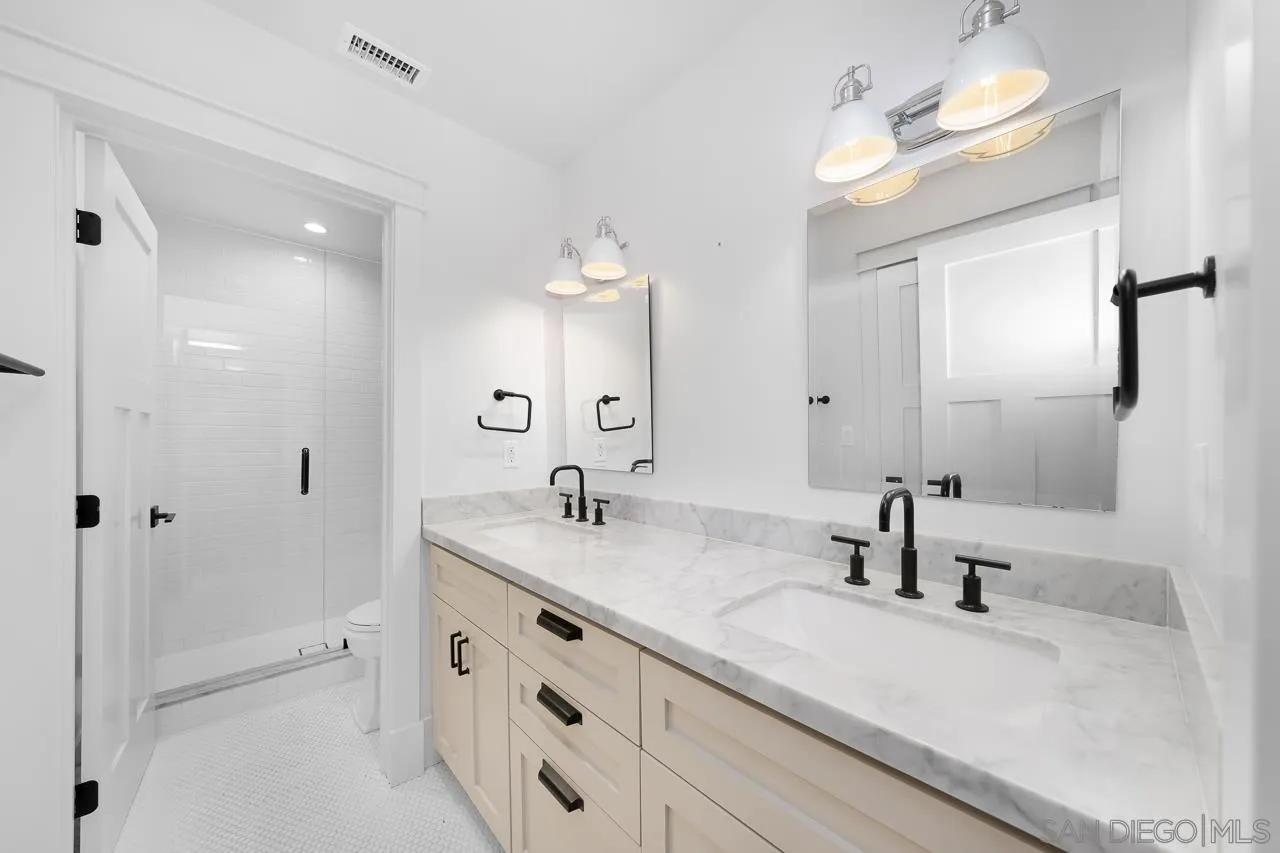 825 9th St.