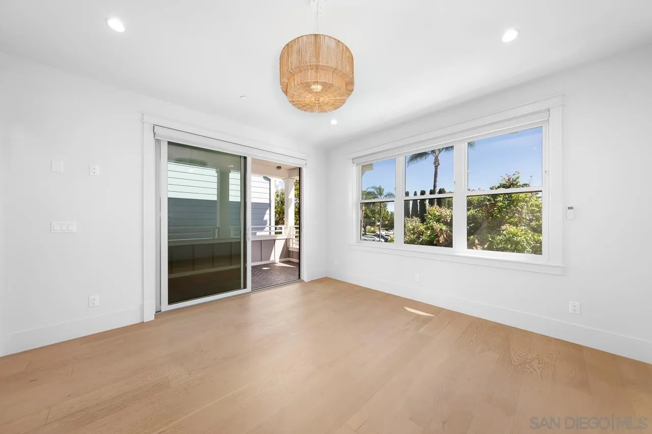 825 9th St.