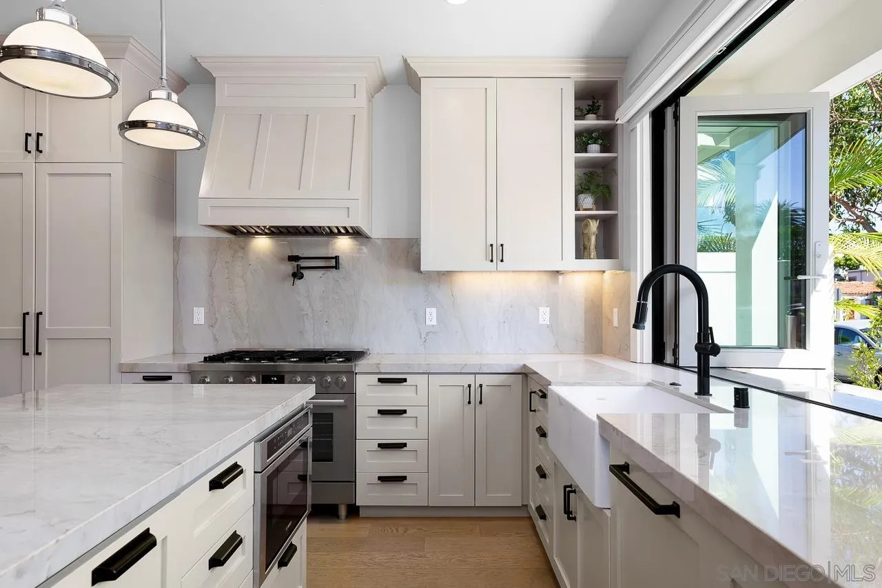 825 9th St.