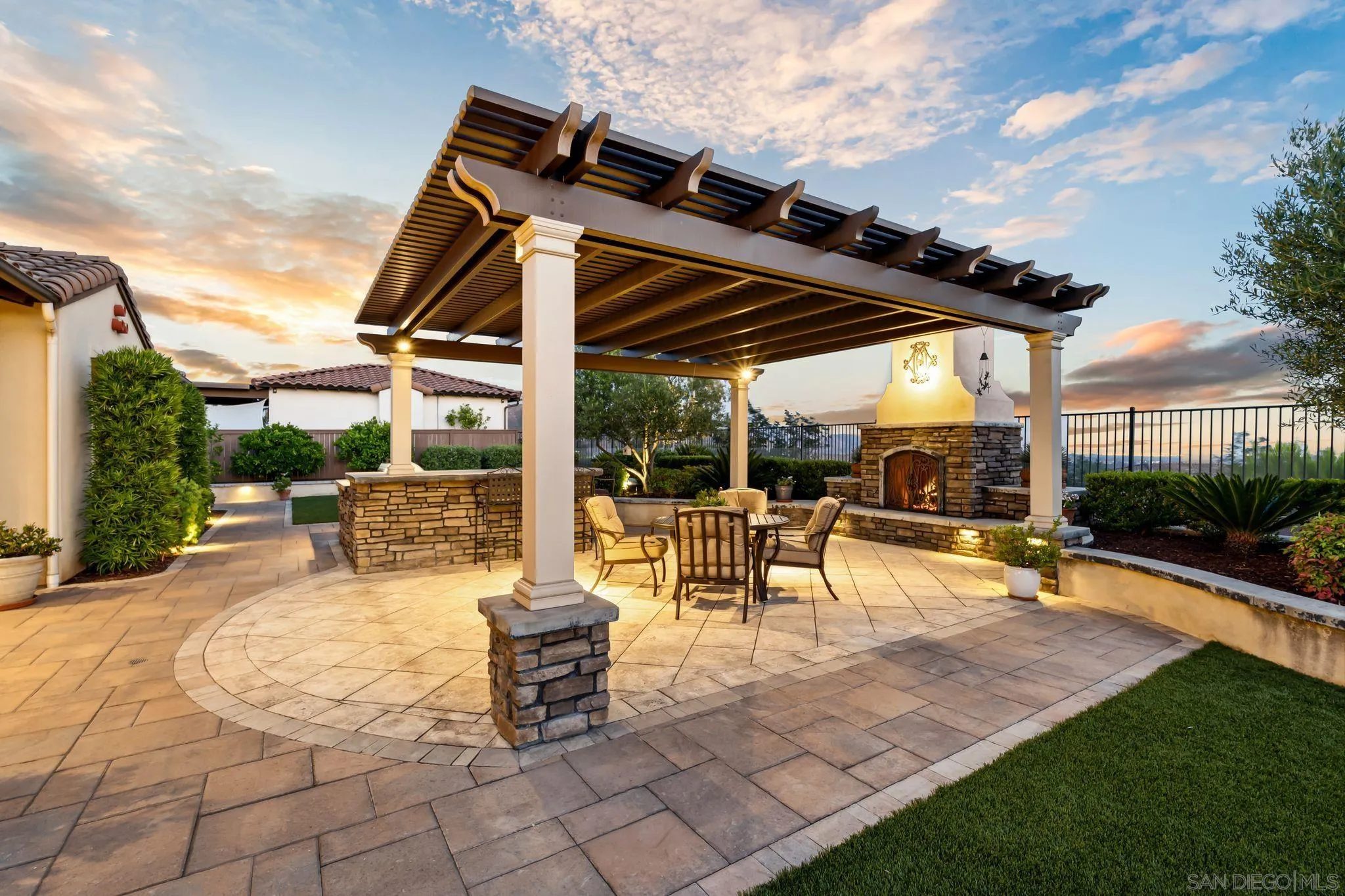 420 Agua Vista Dr