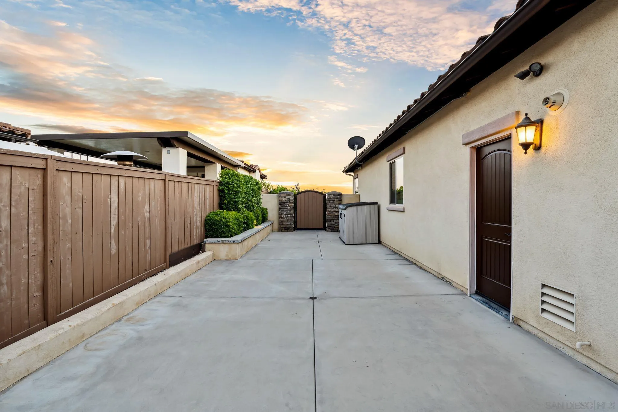 420 Agua Vista Dr