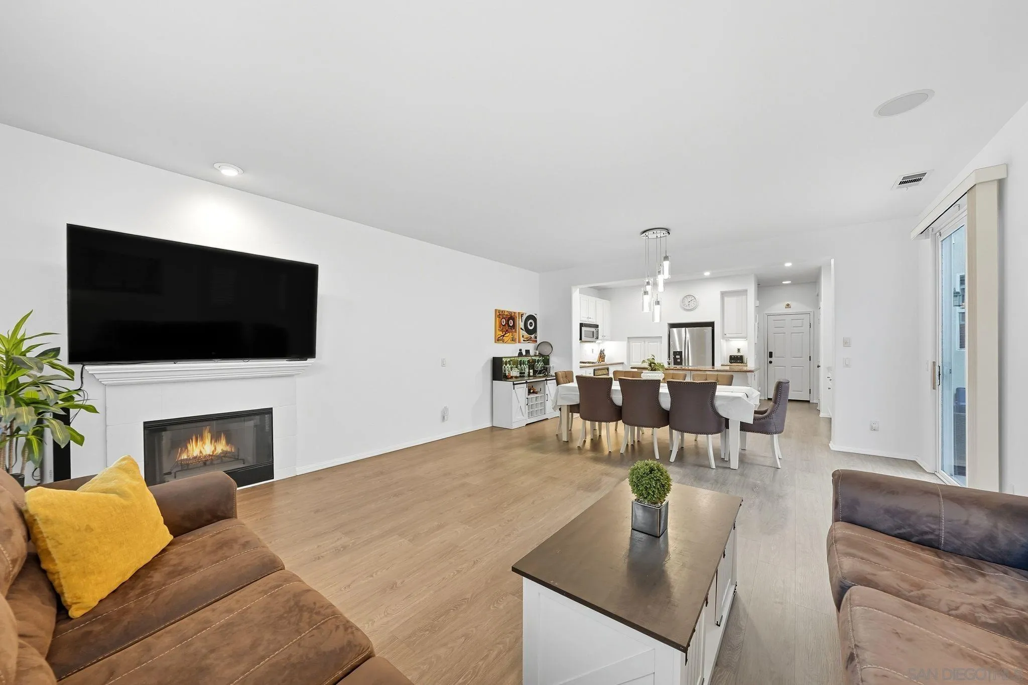 2235 Old Barn Ln