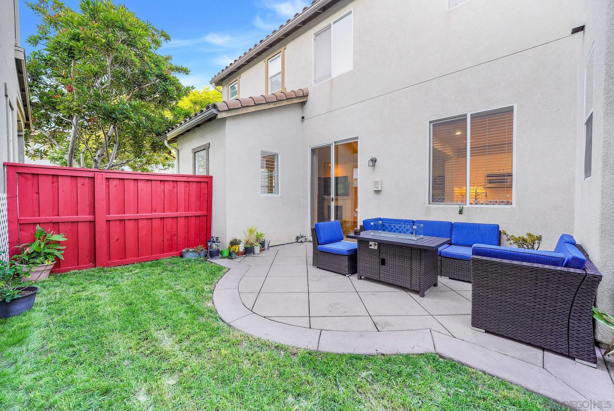 2235 Old Barn Ln