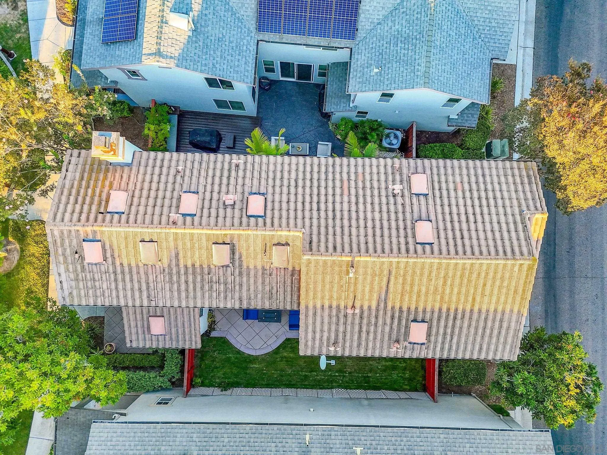 2235 Old Barn Ln