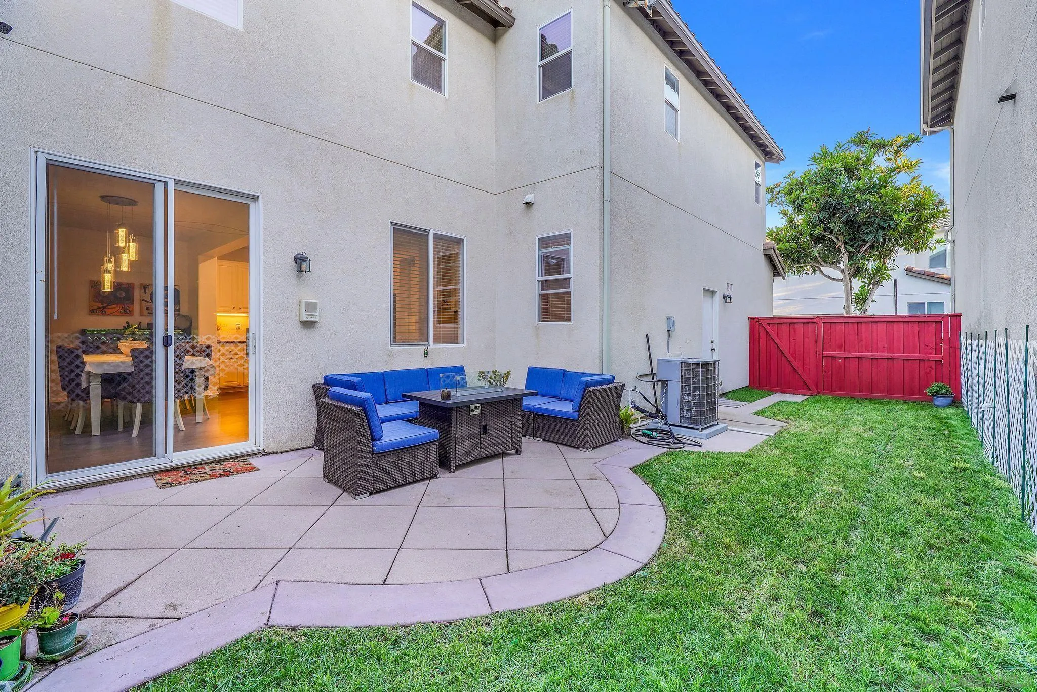 2235 Old Barn Ln